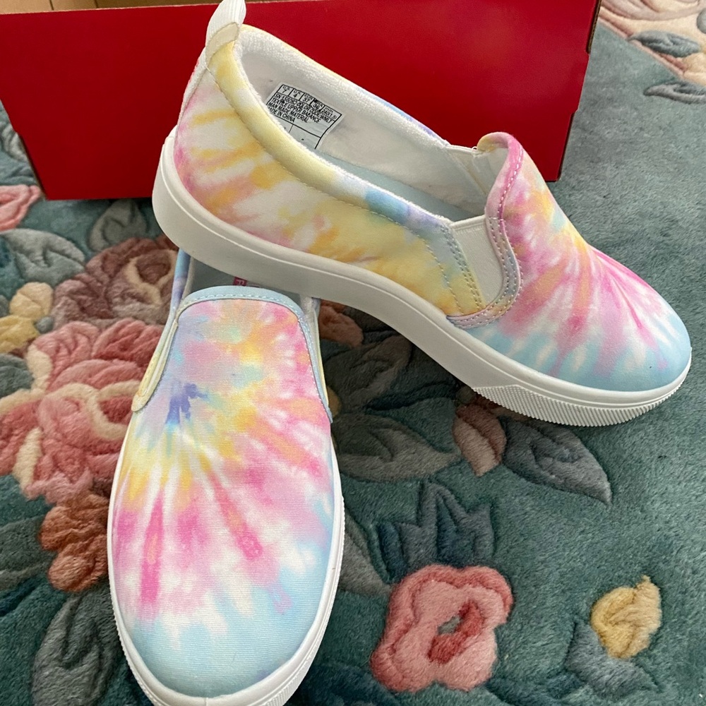 Skechers Tie-Dye Canvas Slip-On Sneakers Poppy Hippy Hype White Multi